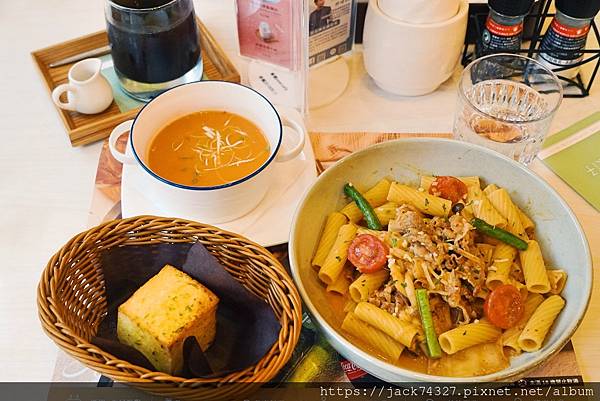 {台中美食}梨子咖啡