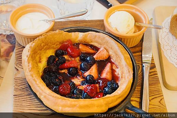 {台中美食}台中餐廳推薦:梨子咖啡崇德店,用餐環境舒適有兒童