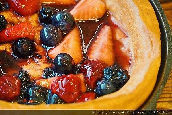 {台中美食}台中餐廳推薦:梨子咖啡崇德店,用餐環境舒適有兒童