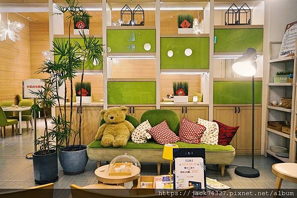 {台中美食}台中餐廳推薦:梨子咖啡崇德店,用餐環境舒適有兒童