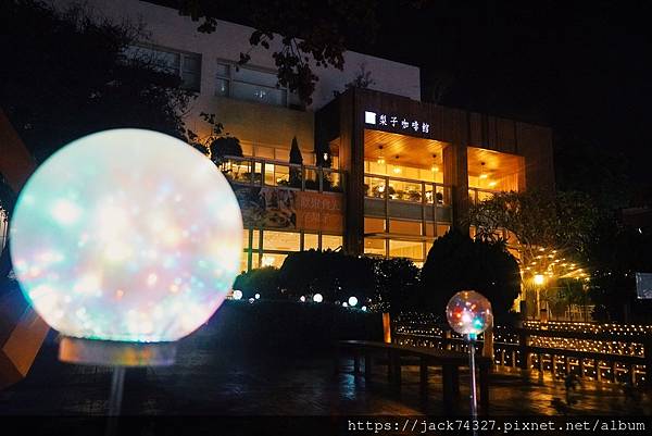 {台中美食}台中餐廳推薦:梨子咖啡崇德店,用餐環境舒適有兒童