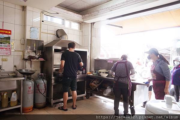 {雲林美食}怪人花枝鱔魚麵| {雲林美食}怪人花枝鱔魚麵|