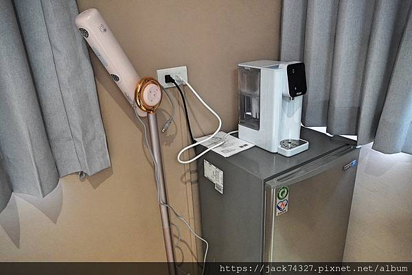 {苗栗住宿}南庄歡樂星球民宿,星球主題親子房境乾淨舒適,還有