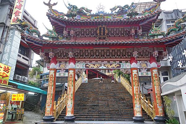 {苗栗住宿}南庄歡樂星球民宿,星球主題親子房境乾淨舒適,還有