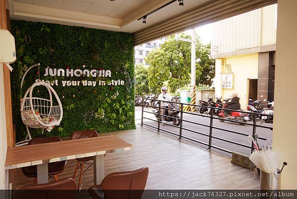 {台中美食}鈞泓家-嶺東店/南屯嶺東必吃早午餐/宵夜店，超狂