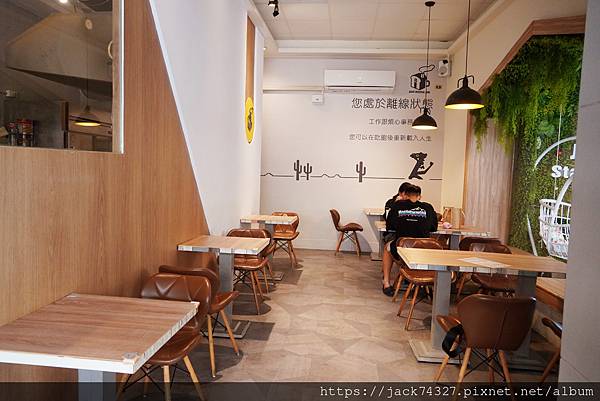 {台中美食}鈞泓家-嶺東店/南屯嶺東必吃早午餐/宵夜店，超狂