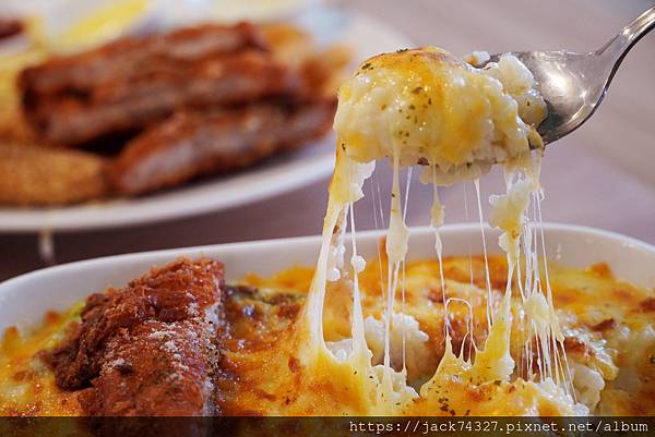{台中美食}鈞泓家-嶺東店/南屯嶺東必吃早午餐/宵夜店，超狂