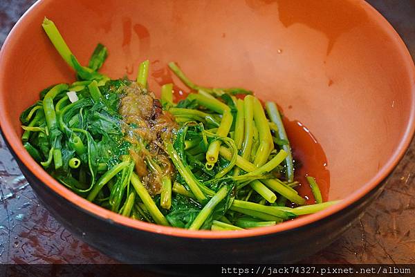{台北美食}北大荒水餃店/一顆9元巨無霸水餃，吃6顆就超飽，