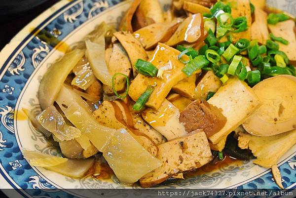 {台北美食}北大荒水餃店/一顆9元巨無霸水餃，吃6顆就超飽，