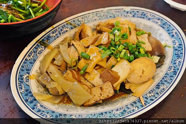 {台北美食}北大荒水餃店/一顆9元巨無霸水餃，吃6顆就超飽，