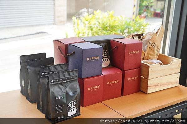 {台中美食}黑宿咖啡 Hei-Siou Café /悠閒靜謐 {台中美食}黑宿咖啡 Hei-Siou Café /悠閒靜謐