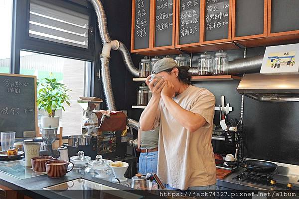 {台中美食}黑宿咖啡 Hei-Siou Café /悠閒靜謐