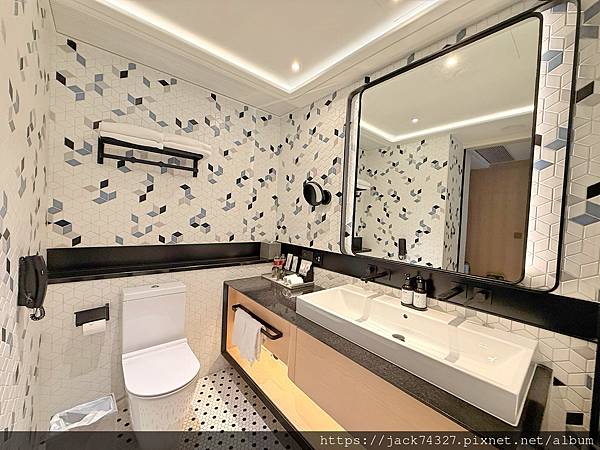 {澳門住宿}澳門葡京人LINE FRIENDS L'OCCI {澳門住宿}澳門葡京人LINE FRIENDS L'OCCI