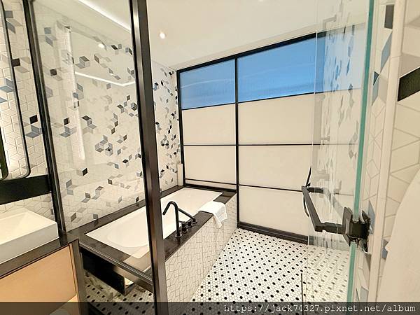 {澳門住宿}澳門葡京人LINE FRIENDS L'OCCI {澳門住宿}澳門葡京人LINE FRIENDS L'OCCI