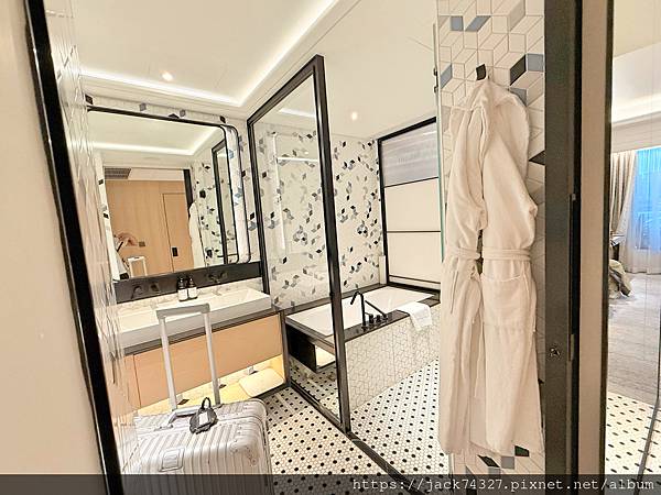 {澳門住宿}澳門葡京人LINE FRIENDS L'OCCI {澳門住宿}澳門葡京人LINE FRIENDS L'OCCI