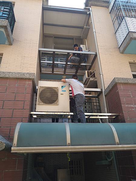 DSC_2053.jpg DSC_2053.jpg