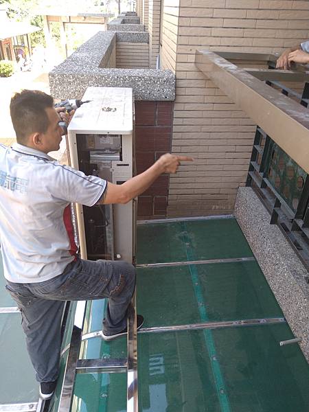 DSC_2054.jpg DSC_2054.jpg