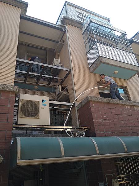 DSC_2059.jpg DSC_2059.jpg