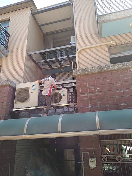 DSC_2063.jpg DSC_2063.jpg