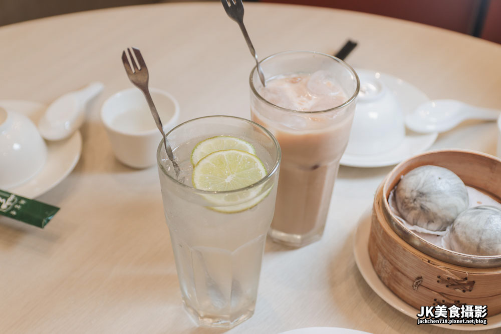 【台中西區】龍富貴茶餐廳 | 美味的港式料理，脆皮雞的雞皮酥