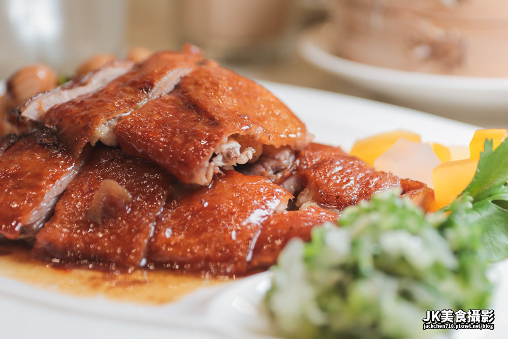 【台中西區】龍富貴茶餐廳 | 美味的港式料理，脆皮雞的雞皮酥