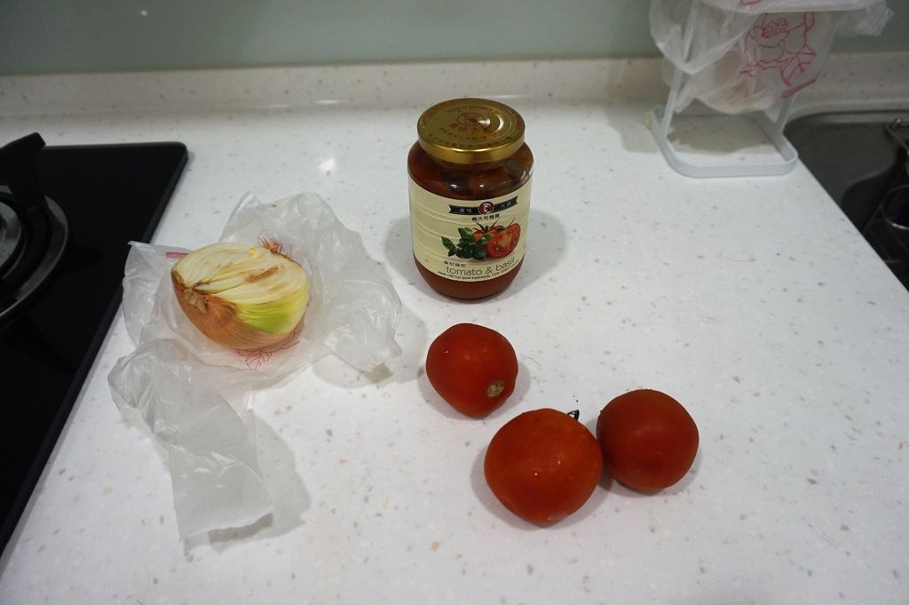 01披薩醬製作(2)~材料準備(20181209拍攝).JPG 01披薩醬製作(2)~材料準備(20181209拍攝).JPG