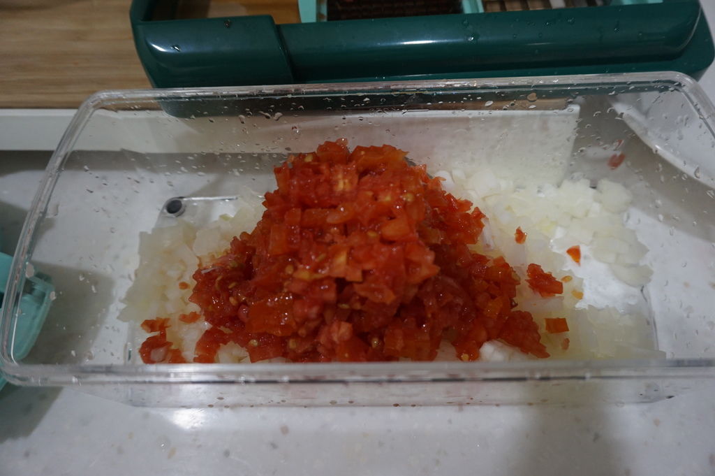 04神奇秒切組的利害~一下子就好細丁~不用切.JPG 04神奇秒切組的利害~一下子就好細丁~不用切.JPG