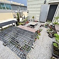 10盆栽及花架石板都搬好了.JPG