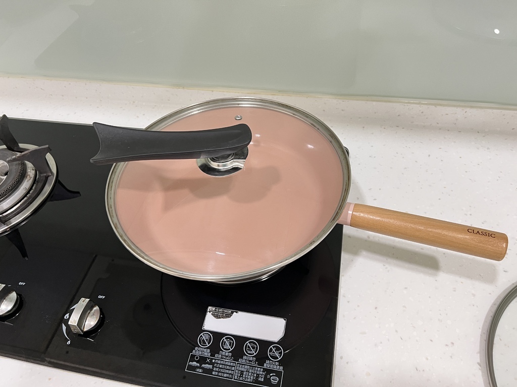 08舊鍋蓋同樣28公分可以共用.JPG 08舊鍋蓋同樣28公分可以共用.JPG