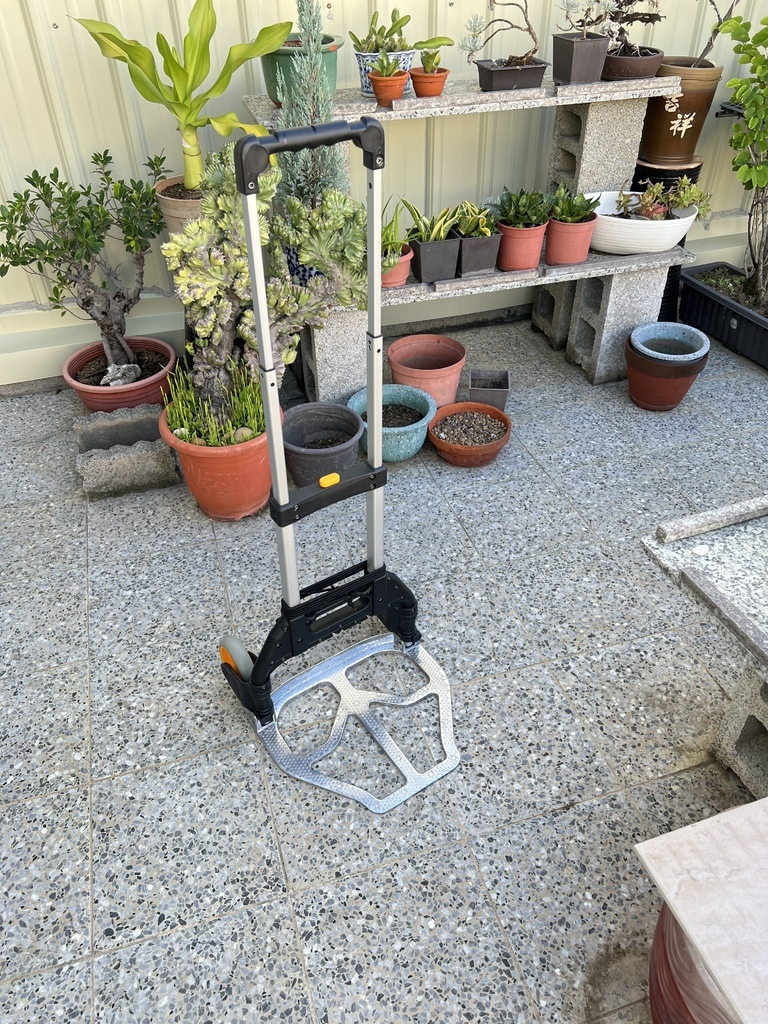01二輪摺疊手推車~搬動大盆栽的好幫手(省力熊).JPG
