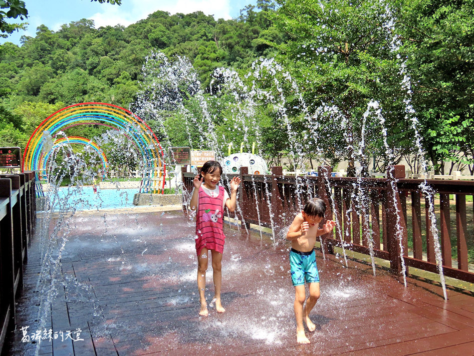 北部免費玩水景點-暖暖親水公園 (17).jpg