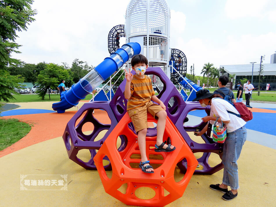 嘉義景點-北回二館太空館&星際探索體驗區-嘉義特色公園 (16).JPG