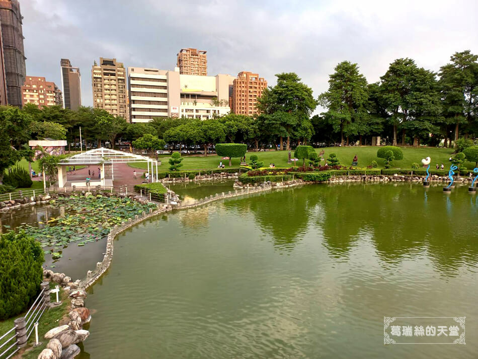 台中親子景點-豐樂雕塑公園 (17).jpg