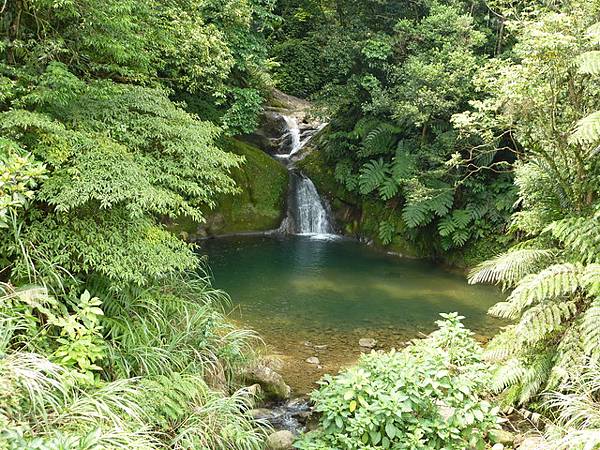 孝子山登山口附近的小瀑布