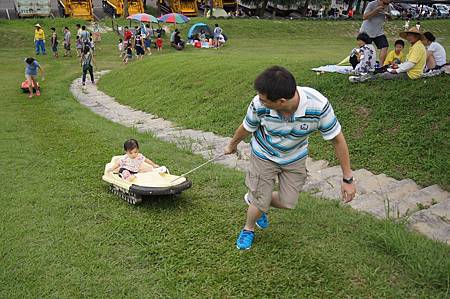 1040530福德坑滑草場11