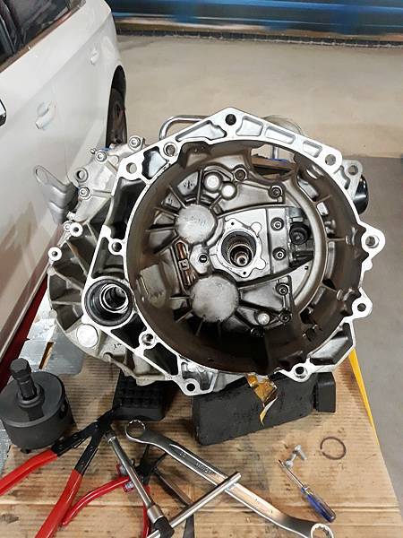 奧迪 A3 DQ200變速箱 離合器 抖動(中部VAG推薦 