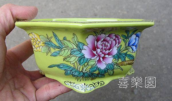 興榮藝---粉綠底彩繪花鳥八角盆鉢