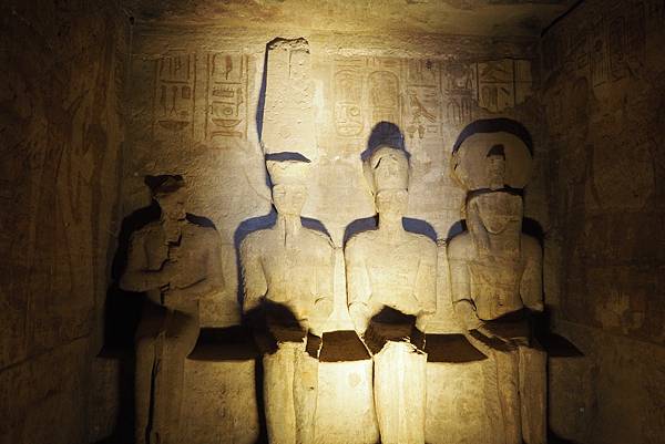 埃及旅行_拉米西斯二世 X 阿布辛貝神殿 X 大埃及博物館 埃及旅行_拉米西斯二世 X 阿布辛貝神殿 X 大埃及博物館