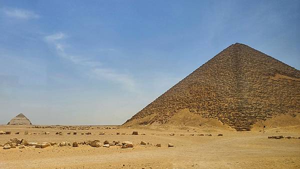 埃及旅行_第一座金字塔