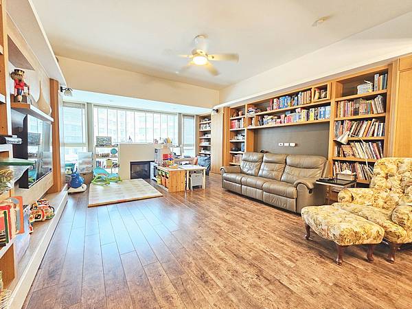 【昌益綠光】超美大坪數B1雙平車 【昌益綠光】超美大坪數B1雙平車