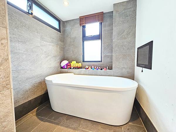 【昌益綠光】超美大坪數B1雙平車 【昌益綠光】超美大坪數B1雙平車