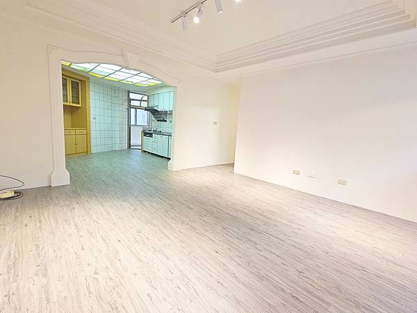 【大潤發商圈】一層一戶寧靜三房平車 【大潤發商圈】一層一戶寧靜三房平車