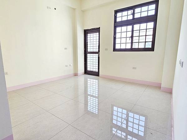 【新豐別墅】土地60坪獨棟三面採光 【新豐別墅】土地60坪獨棟三面採光