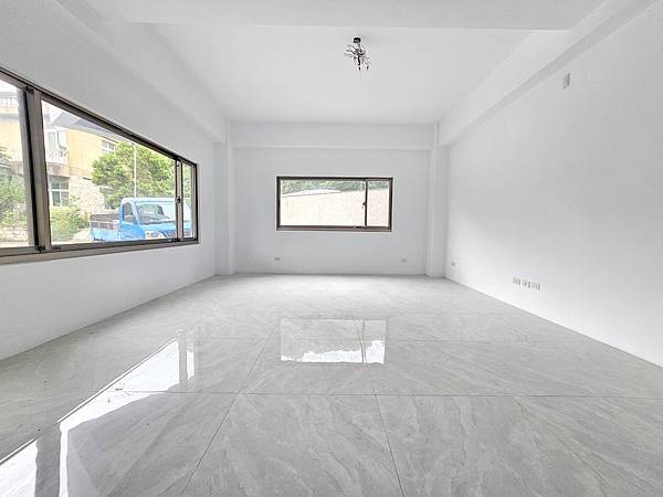 近園區【愛迪生山莊】角間獨棟別墅 近園區【愛迪生山莊】角間獨棟別墅