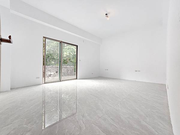 近園區【愛迪生山莊】角間獨棟別墅 近園區【愛迪生山莊】角間獨棟別墅