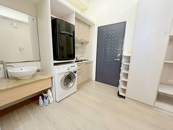 【潘朵拉】巨城商圈東門三民首購置產美套房