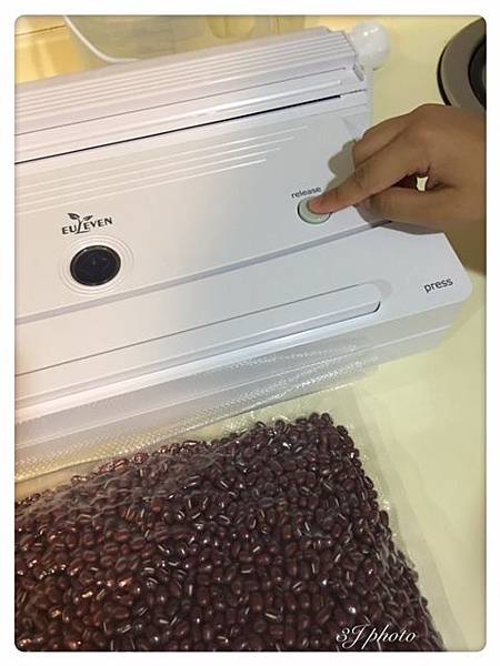 女人知己,女人知己試用大隊,試用大隊,有樂紛Euleven真空封口機SYJ6024B,有樂紛Euleven真空封口機,SYJ6024B,有樂紛Euleven,真空封口機,封口機,集水盤,裁刀,食物保鮮,省空間,有樂紛,Euleven