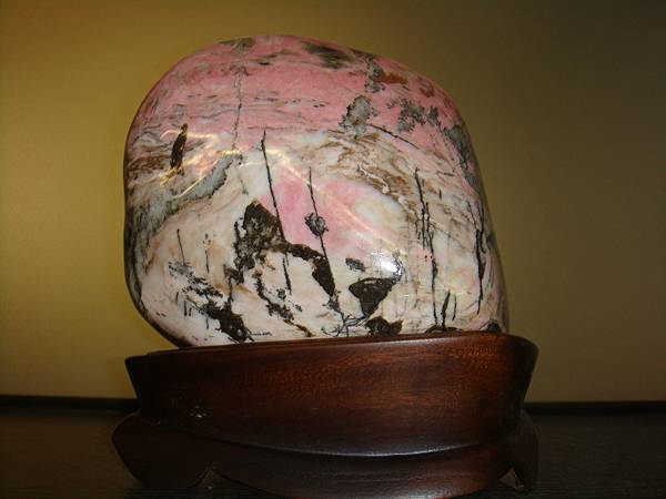 2.花蓮三棧溪玫瑰石28乘24cm(含座).JPG 2.花蓮三棧溪玫瑰石28乘24cm(含座).JPG