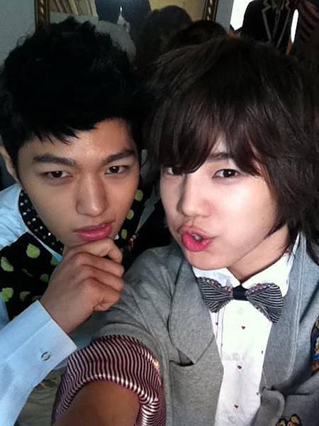 425775_327370810643986_890068742_n