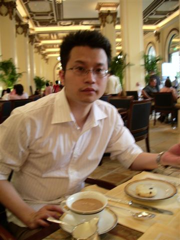 2005-10-01 HK 半島酒店大廳下午茶